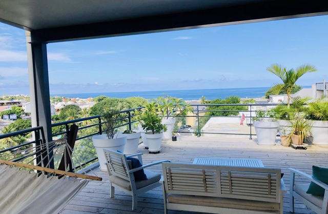 Saint Pierre Centre, Grand Appartement Vaste Terrasse Avec vue