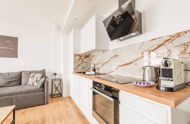 Sainte-Hélène - One Bedroom Apartment, Sleeps 4