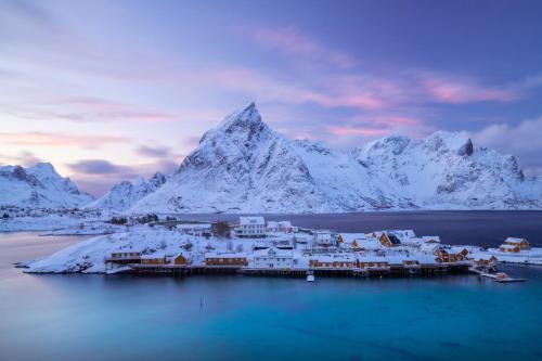 Sakrisøy Rorbuer