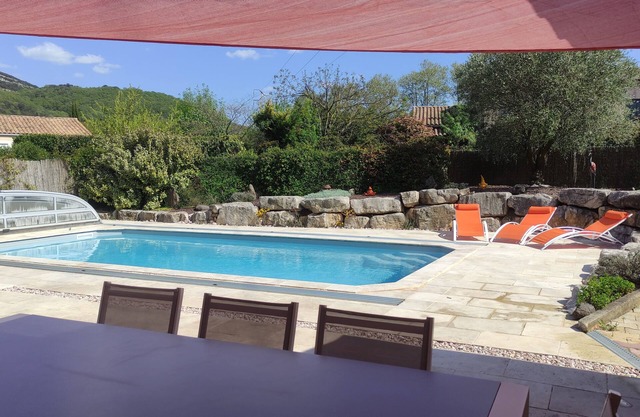 Salagou nice house with pool