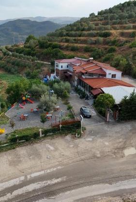 Salillari Guest house & Restaurant