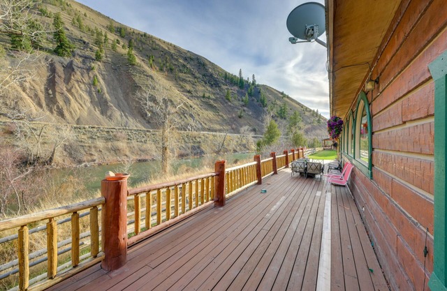 Salmon Vacation Rental w/On-Site River Access!