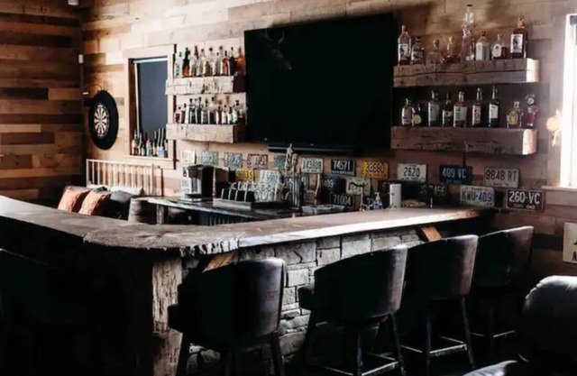 SALOON in The Graystone Ranch in the Woods