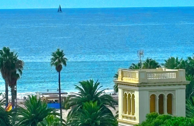 Salou atico center sea view facing beach3CH 2db 2WC Parking air conditioning wifi (last minute)