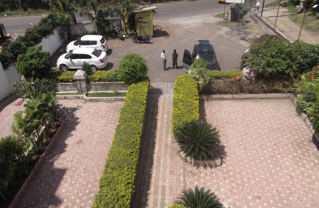 Samruddhi and Shree Inn Lodge