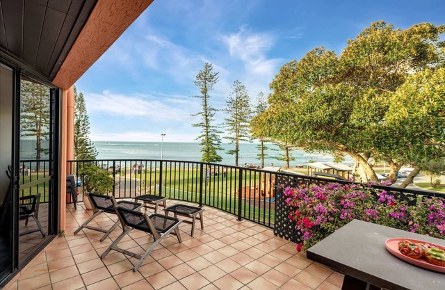 Samudr on Seaview at Moffat Beach