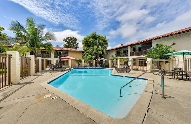 San Diego Condo: Pool Access, 8 Mi to Downtown