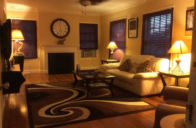 SANCTUARY: Huge 2/1 apt, K & Q BR, wifi, W&D. Near MedCntr, DT, NRG, TSU/UH