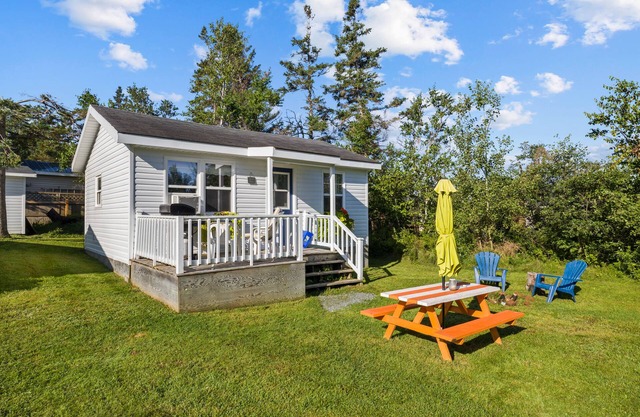 Sand Dune Cottage, 2 BRs, Kitchen, living and a patio
