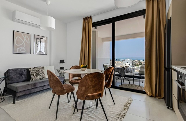 Sanders Elgio - Charming Studio with Balcony