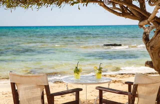 Sanders Elgio - Precious 3-bdr Apt With Balcony