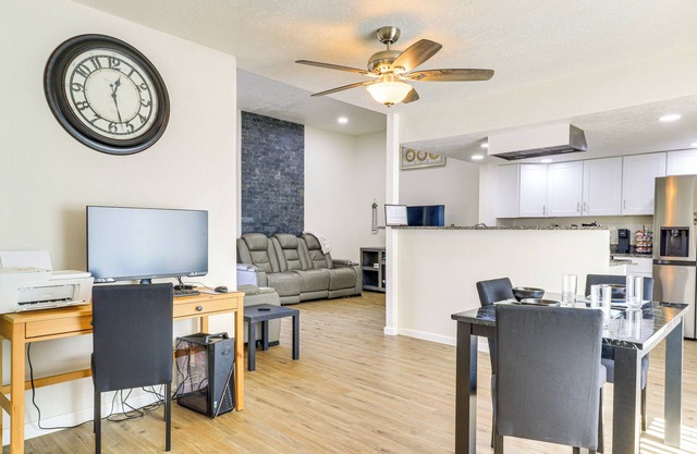 Sandia Foothills Access! Townhome 5 Mi to Uptown