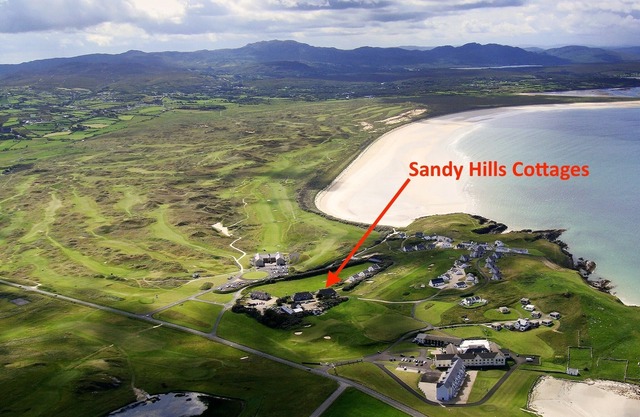 Sandy Hills Cottages, overlooking Rosapenna Golf Resort and Tramore Beach
