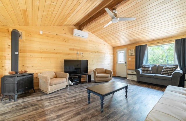 🏝 Sandy Hooked 2Bed1Bath Remodelled Pine Cottage