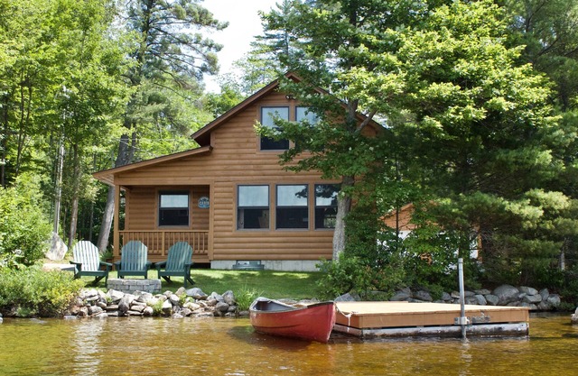 Sandy Waterfront Cabin on Howard Pond. Perfect Vacation Spot