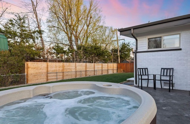 Sauna- Hot Tub- Garage Game Room- Outdoor Dining
