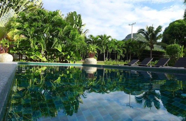 Sawan Villa: Your Private 4-BR Tropical Retreat in Hua Hin