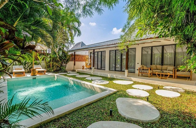 Sayan Villa - Three Bedroom Villa, Sleeps 6