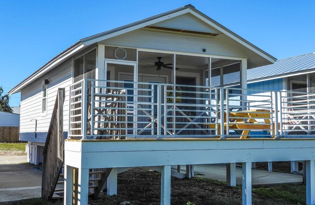 Scallop Cove #4 - Sunshine Daydream - Bayfront, Pet Friendly, Save 15% on 25' Bookings!