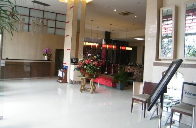 Scarlet Dago Hotel