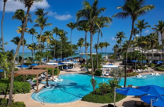 Scenic Escape Room: Ocean Views w/Ultimate Comfort | Onsite Parking Available