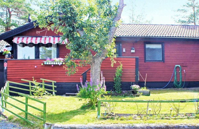 Scenic Lakeside Cottage-By Traum