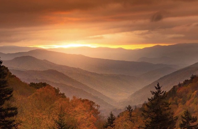 Scenic Mountain View, Comforts of Home, Footsteps from Downtown Gatlinburg
