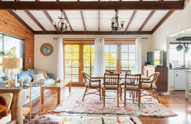 Scenic Rim Retreat: Mountain Oasis With Spa & BBQ