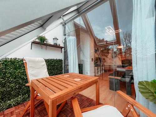 Schönbrunn Gardens Vienna Apartment