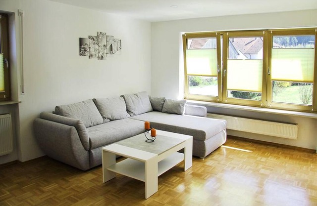 Schöne helle Ferienwohnung in Waldnähe