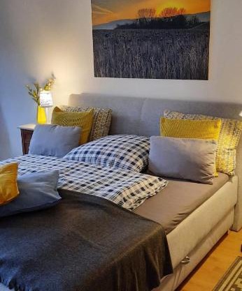 Schönes Zimmer mit Küche und Bad im Taunus