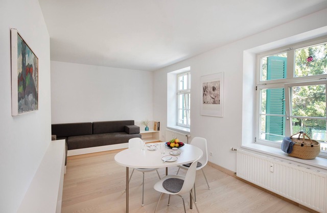 Schickes Apartment in Denkmalgeschütztem Haus in Seenähe