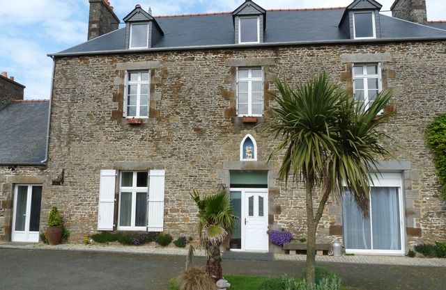 Schoolboy Bay, 3 *, 6 people, old school in Mont St Michel