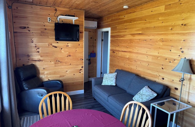 Schurmans Shore Cottage #8