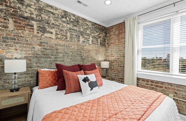 Scot's Suite - Downtown Maryville Loft