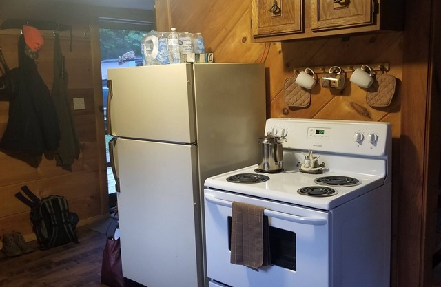 Scott Camp Cottage - BaseCamp for Hunters!nEntire Cottage in Springfield ME