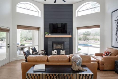 Scottsdale Paradise Home - Modern Luxe with Pool & Putt