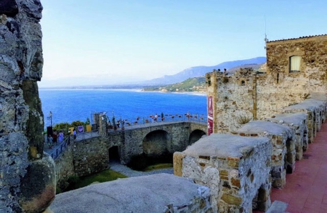 Sea, culture comfort and relaxation in the capital of Cilento