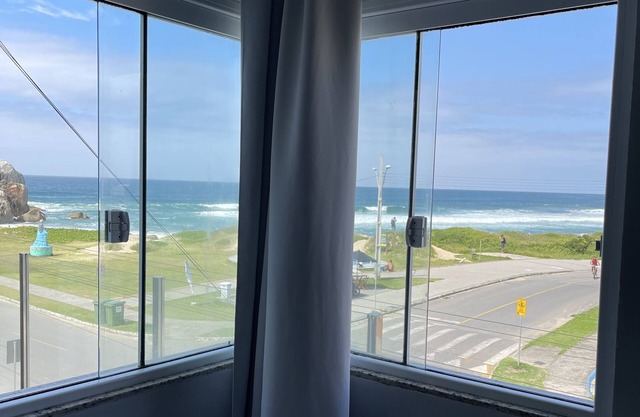 Sea front Prainha/Praia Grande 12 hosp 3 bdrm/2bw-SPA heated 4-5 cars