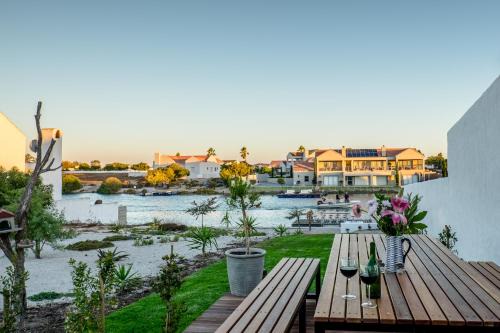 Sea La Vie - Port Owen