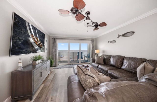 Sea Oats Condo #302 Direct Gulf with Heated Pool