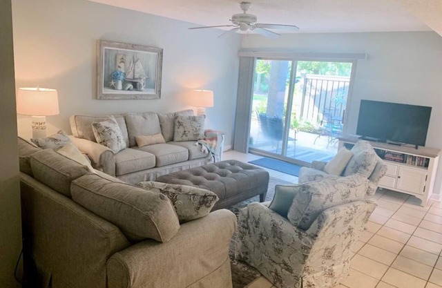 Sea Pines- South Beach! 1st Flr with a 4-minute walk to beach & Pickle Balln