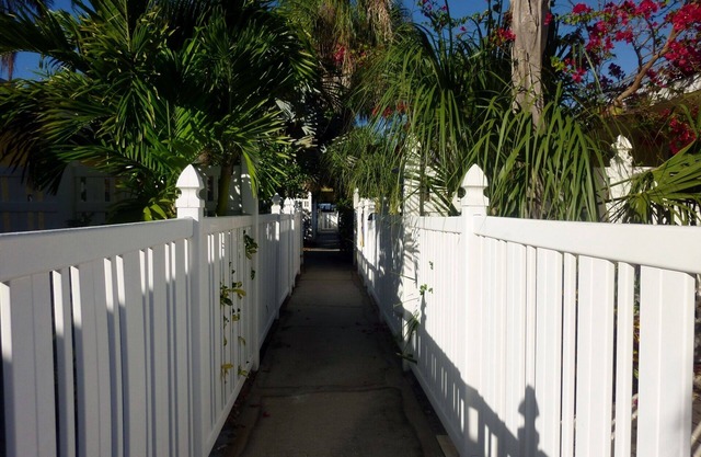 Sea Pirate Cottage By The Sea on Anna Maria Island, Smart TV in every room.