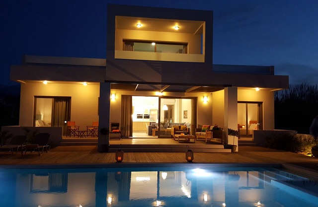 Sea Queen Villa - Next to the beach.! 4Km from Chania city center .!