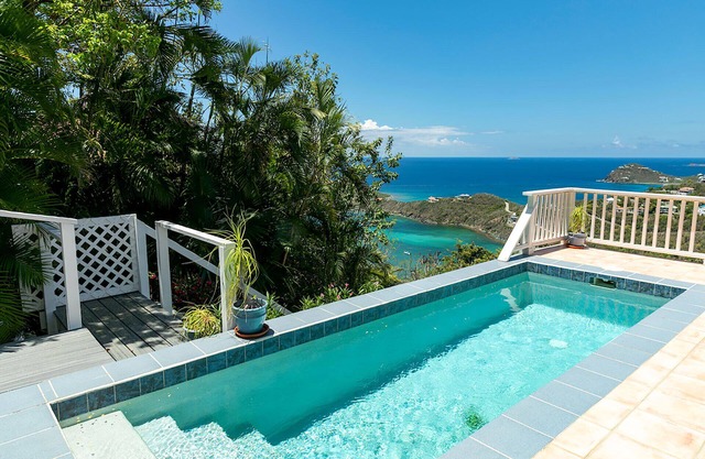 Sea Turtle Villa: Stunning Views! Newly Refurnished!
