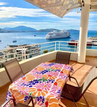 Sea View Apartment