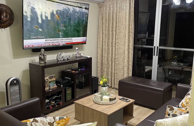 “Sea View Apartment: Near Airport. Air,C. Free Parking.”