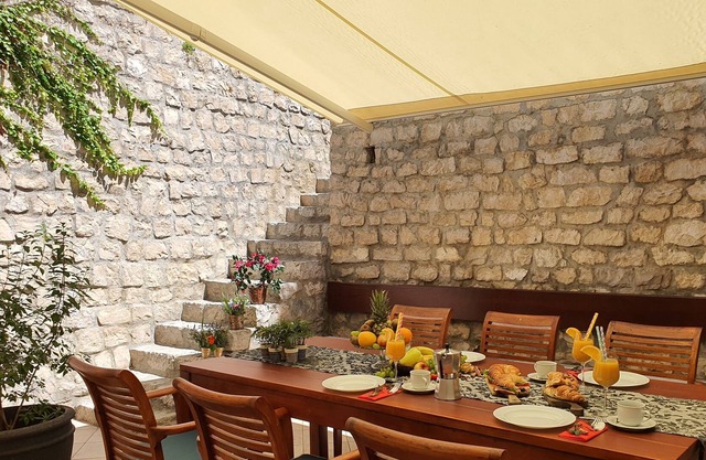 Sea view app with swimming pool just 5 min from the beach