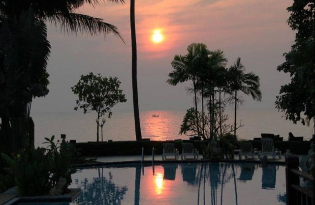 Sea view deluxe bungalow near beach