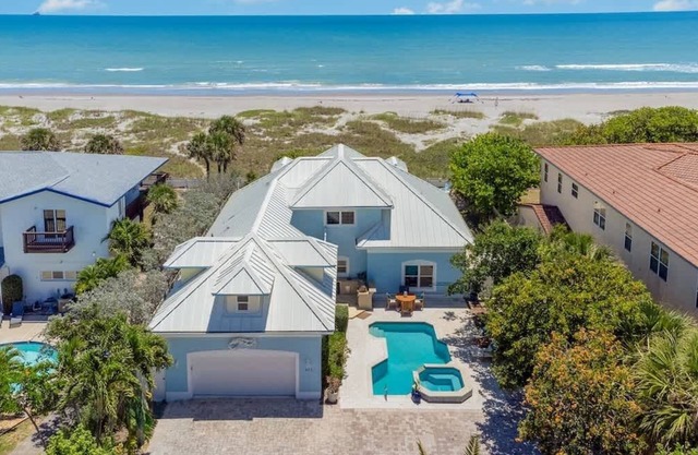 Sea Watch: 4B/4B Direct Oceanfront Home with Pool